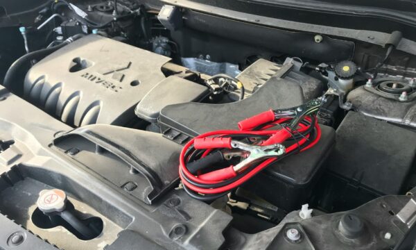 Autobatterie im Winter: Der Ratgeber für Pflege, Test & Lagerung