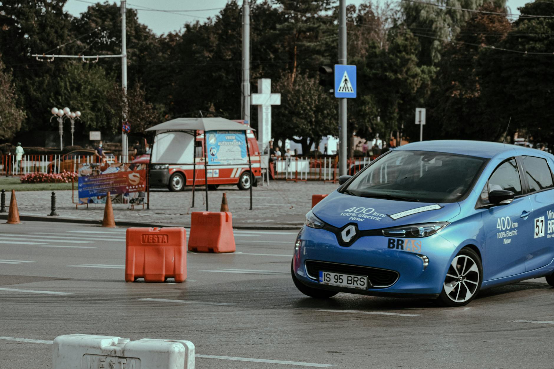 e-auto-leasen-vs-kaufen-rechner-kostenvergleich-2026