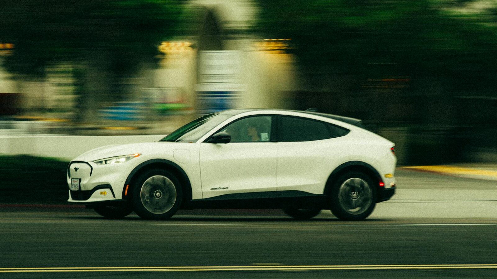 Hybrid, Plug-in-Hybrid oder E-Auto: Der Technik-Vergleich