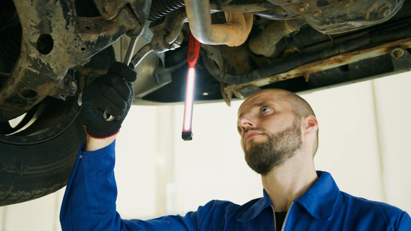 OBD AU: So liest der Prüfer Dein Auto bei der Abgasuntersuchung aus